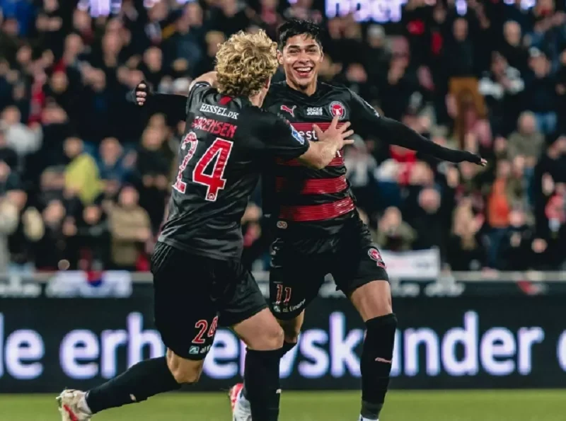 Fenerbahce khó thắng đậm trước Sturm Graz
